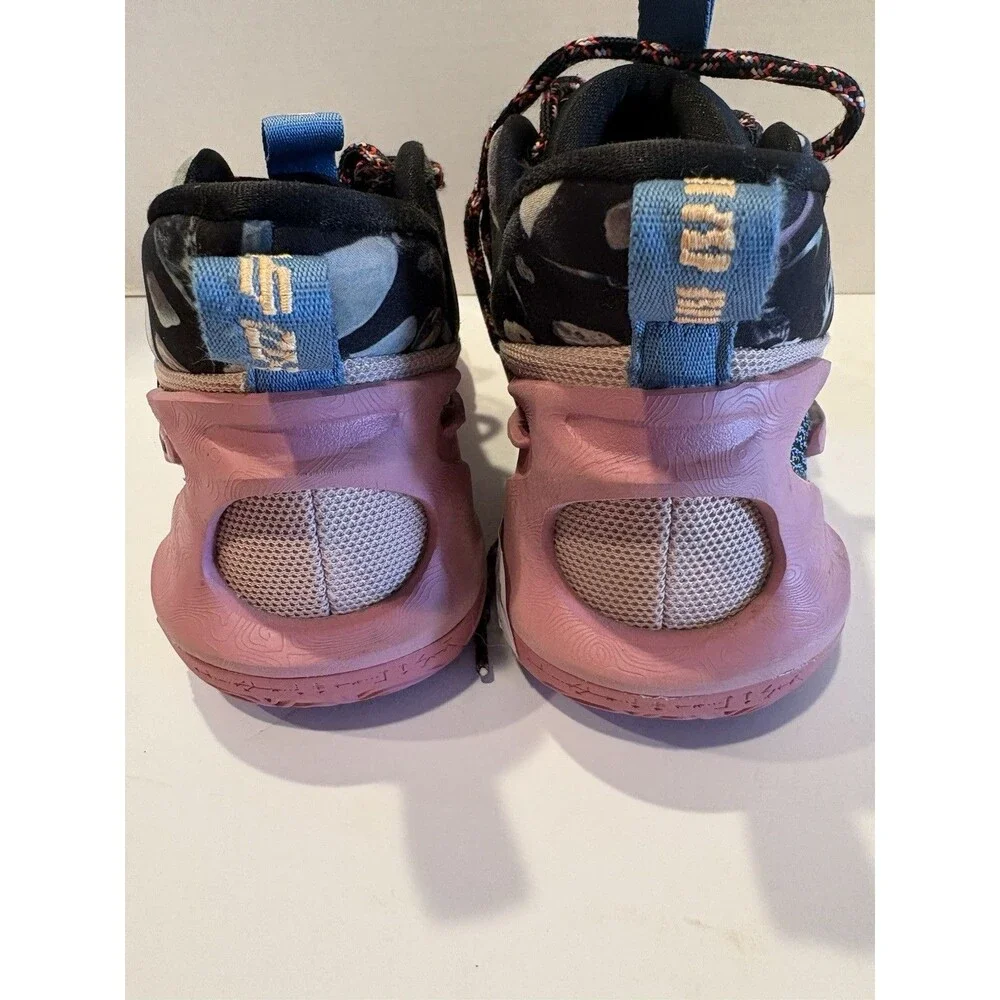 Nike Cosmic Unity 2 sneakers in the 